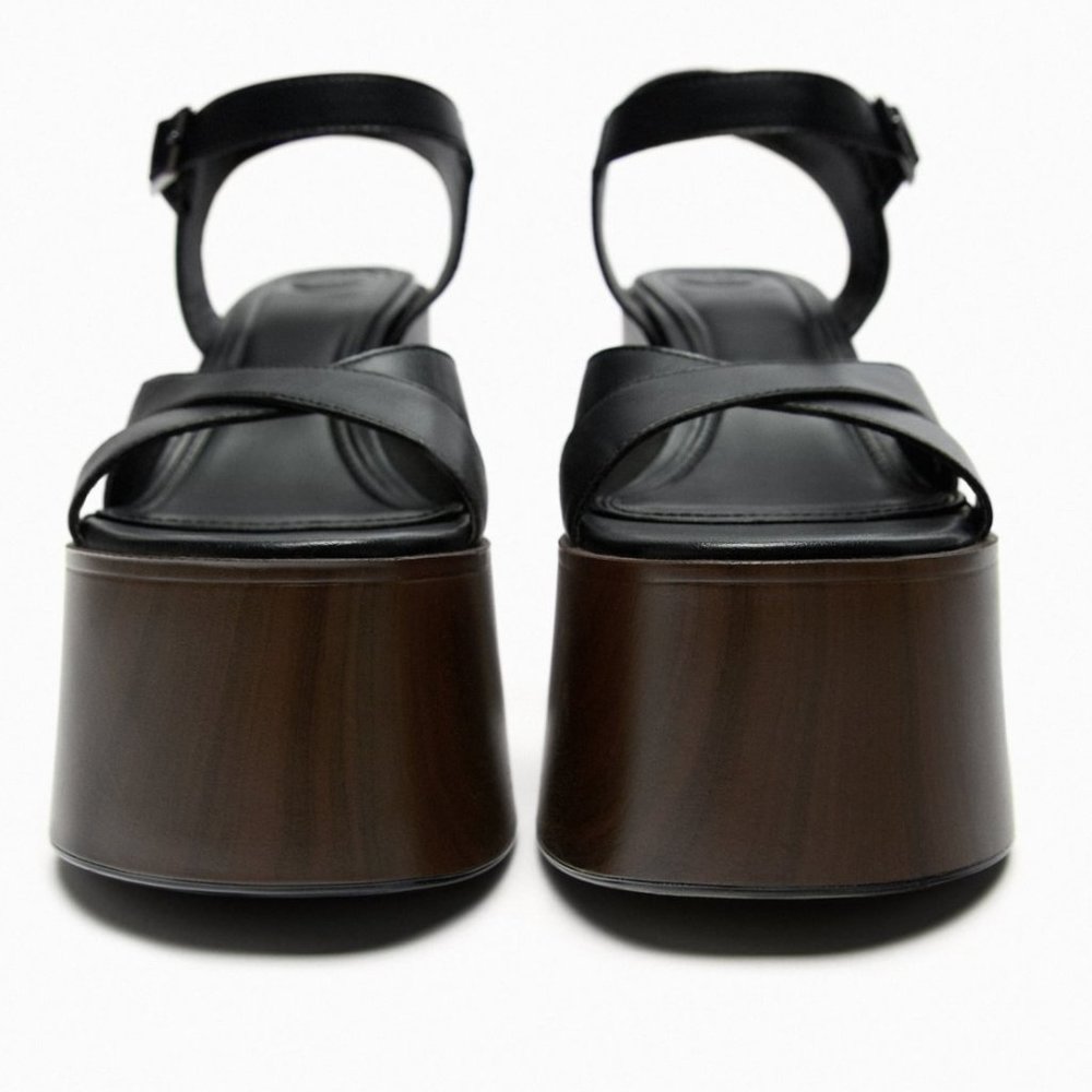NWT Platform Wood Heel Round Toe Sandals - Picture 5 of 8